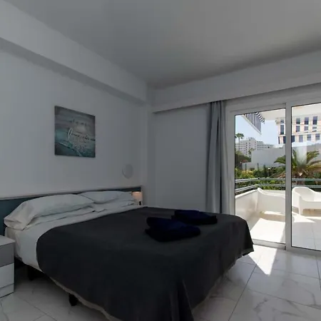 Club Atlantis 91 - Two Bed 아데제