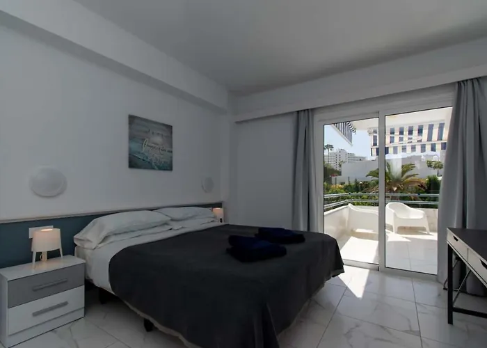 Club Atlantis 91 - Two Bed Costa Adeje (Tenerife)