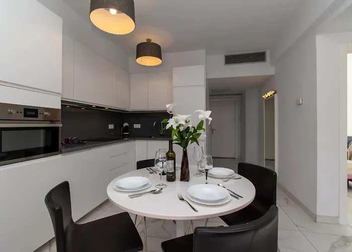 Club Atlantis 91 - Two Bed *