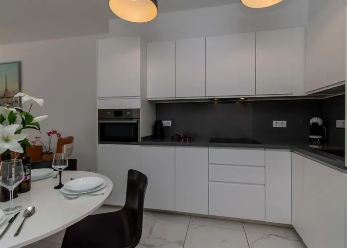 Club Atlantis 91 - Two Bed אדחה